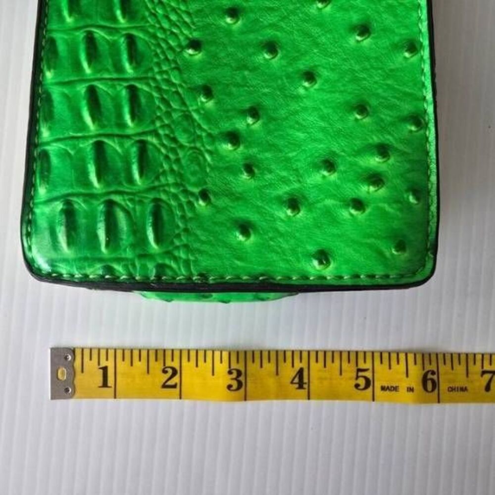 Phone Crossbody Neon Green Bumpy Crocodile Pattern - Picture 8 of 10